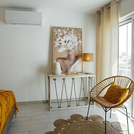 Coral Boutique Bed & Breakfast *