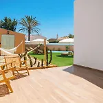 Coral Boutique Bed and Breakfast 3*